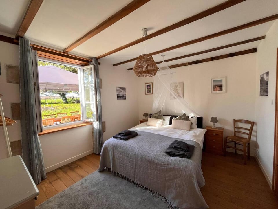 Gite de Nanteuil, 10-13 personnes, piscine House in Nouvelle-Aquitaine