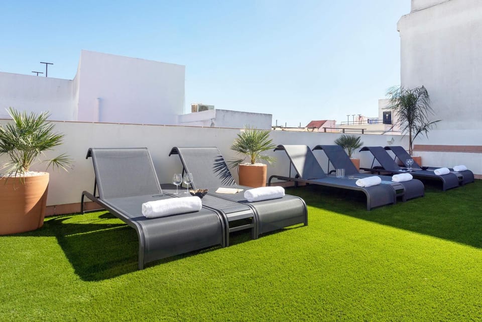 Spring, Day, Balcony/Terrace, Balcony/Terrace, sunbed