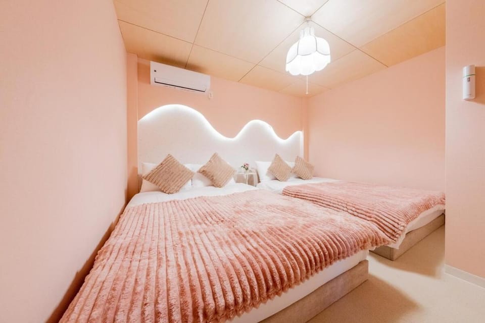 栞 畳で整う貸切サウナ付きの一軒家 usjまで約10分 寝室6部屋 バスルーム3台 Villa in Osaka