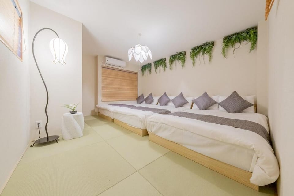栞 畳で整う貸切サウナ付きの一軒家 usjまで約10分 寝室6部屋 バスルーム3台 Villa in Osaka
