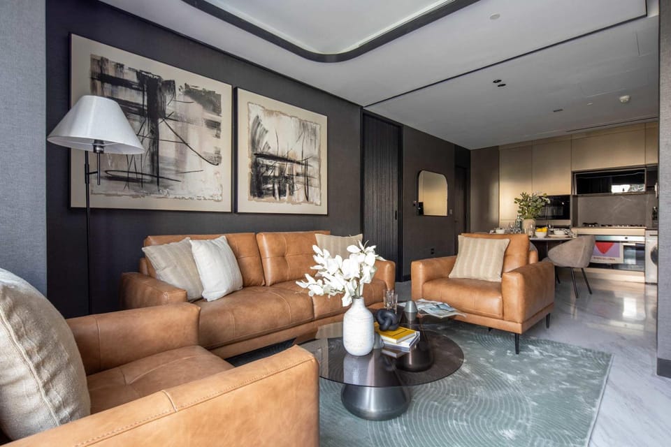 Kitchen or kitchenette, Living room, Seating area, Dining area, oven