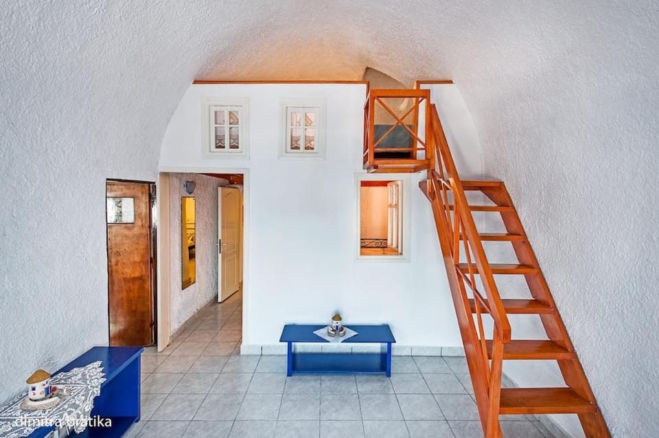 YANNIS and EFI CAVE HOUSE-SUNSET- Apartment in Oia