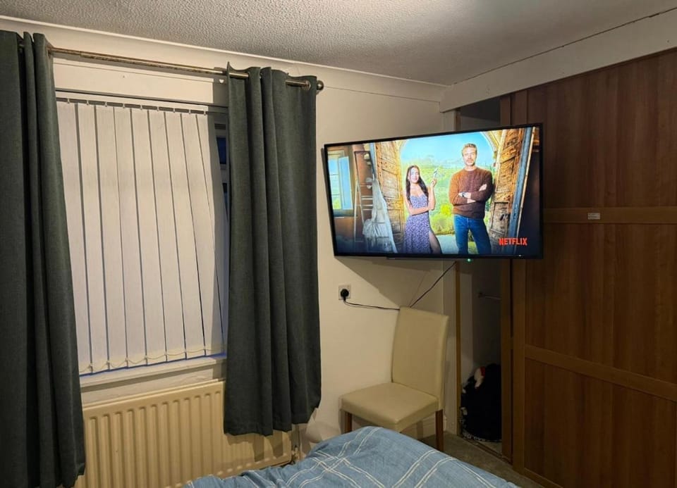 Stylish 3BR Home Sleeps 6 Free Parking Family Friendly House in Middlesbrough