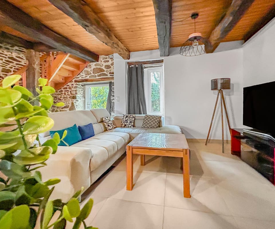 Charmante Maison, Poêle, Jardin privée, Barbecue Villa in Brittany