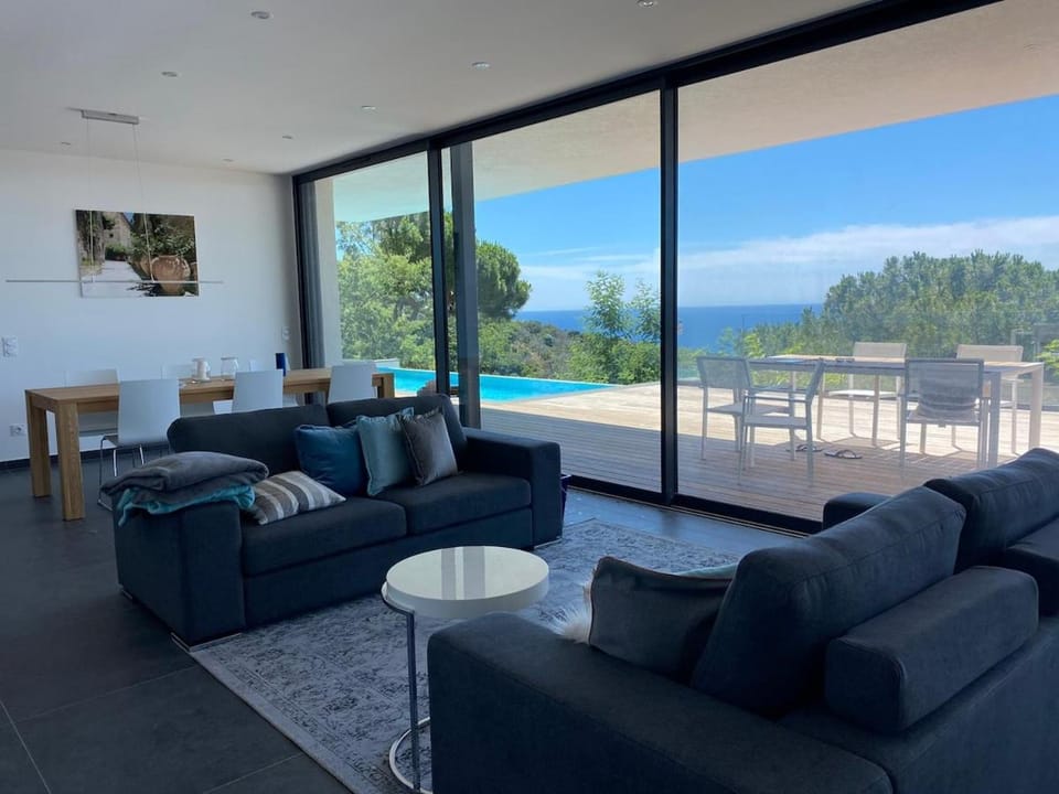 Balcony/Terrace, Living room, Dining area, Pool view, Sea view