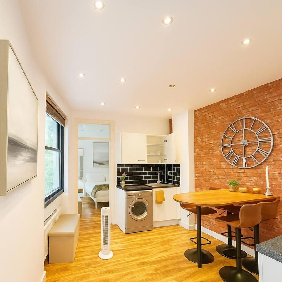 Central London 2BR Near Piccadilly Circus for 4 Apartment in City of Westminster