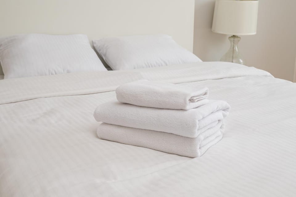 Bed, Photo of the whole room, Bedroom, towels