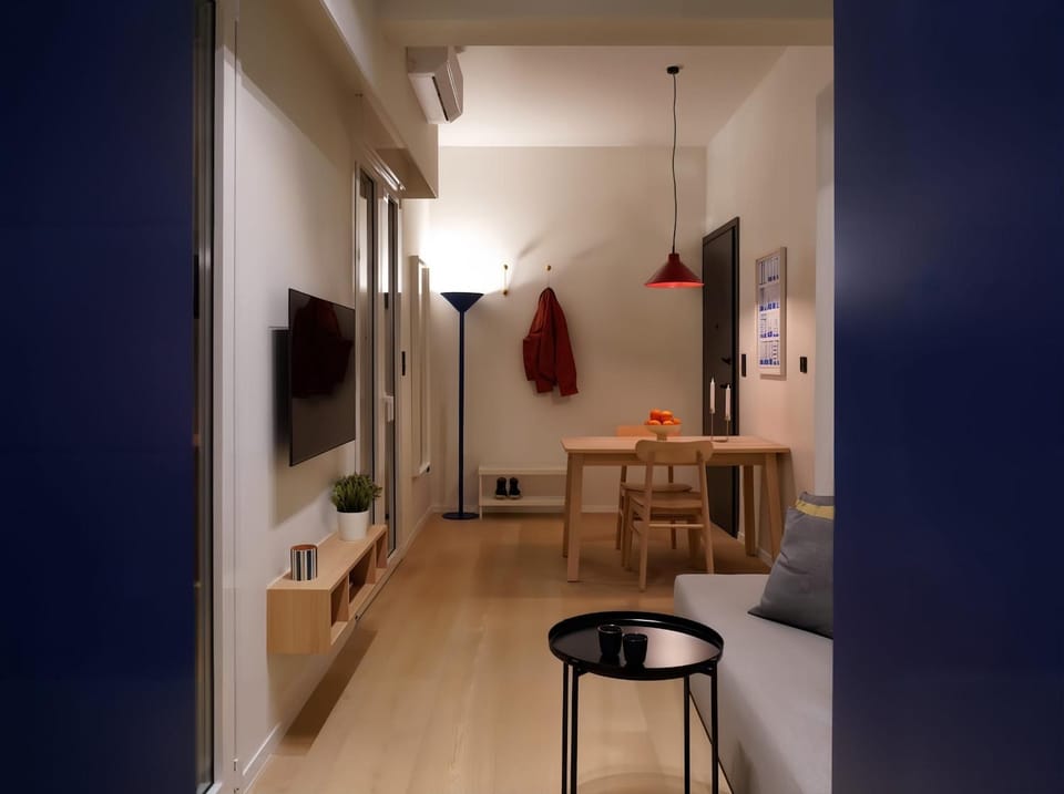 Chic & Cozy Athenian Studio with Balcony Apartment in Athens