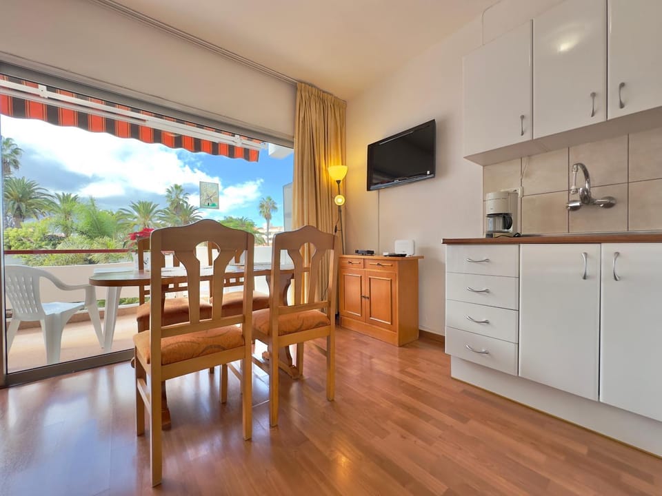 TV and multimedia, Kitchen or kitchenette, Dining area