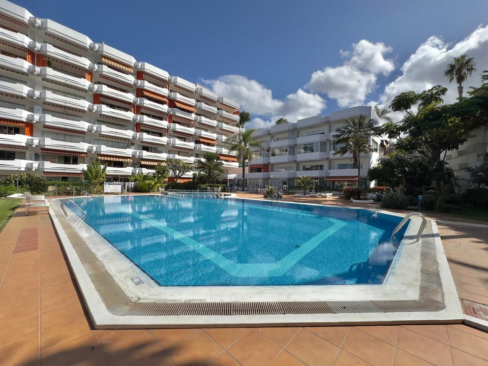 Bird's eye view, Swimming pool