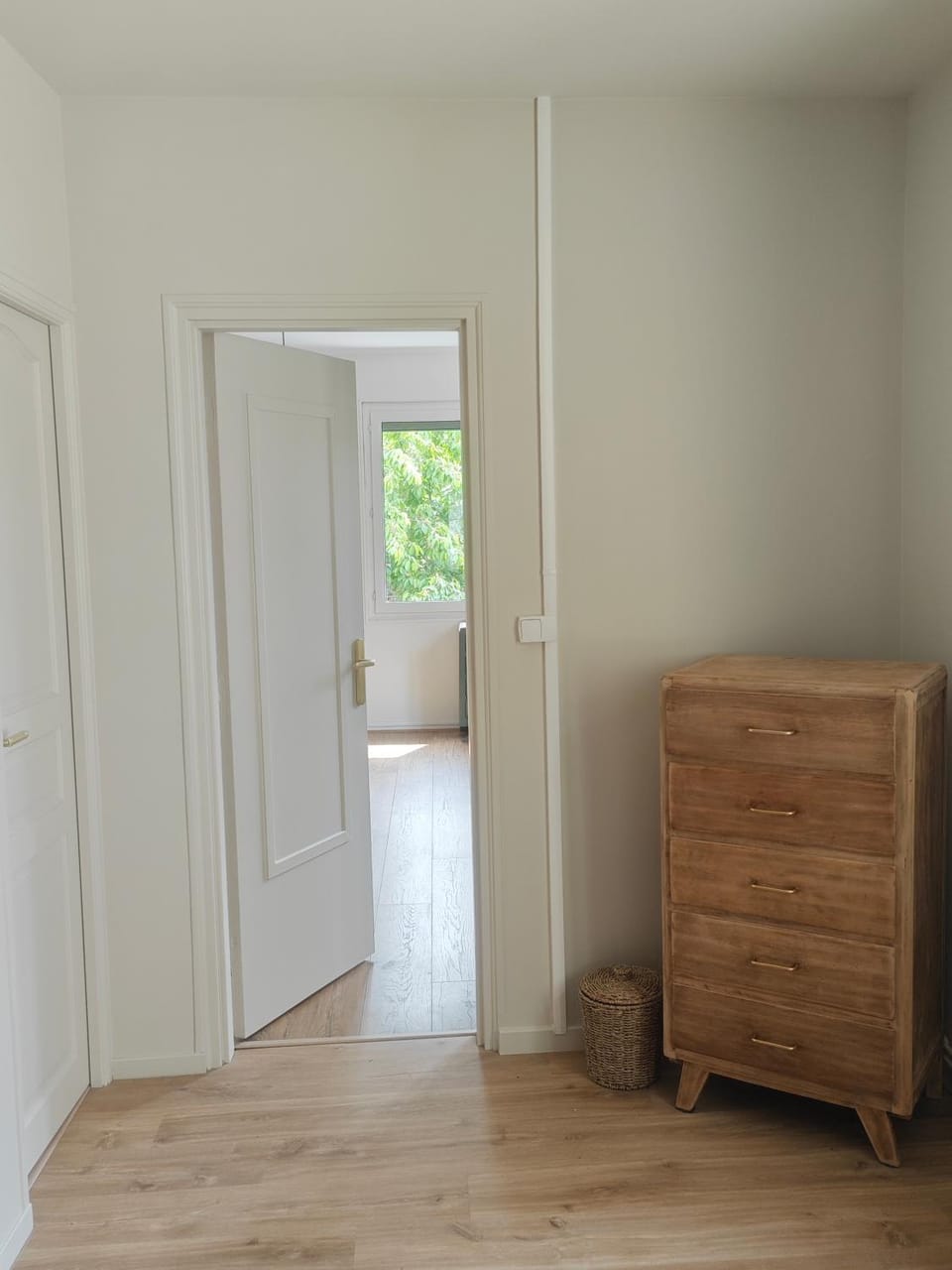 Grande chambre cosy très proche centre ville Vacation rental in Le Mans