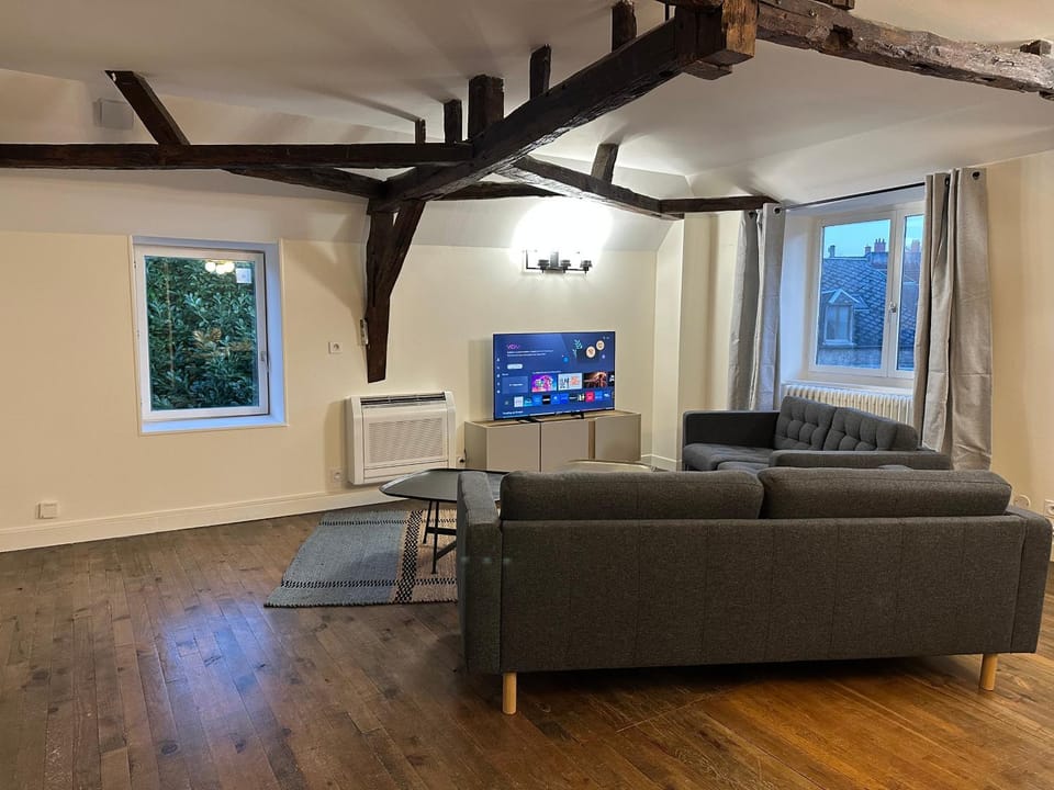 Communal lounge/ TV room, TV and multimedia, Living room, Seating area