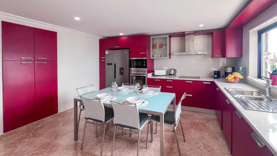 Kitchen or kitchenette, oven, stove