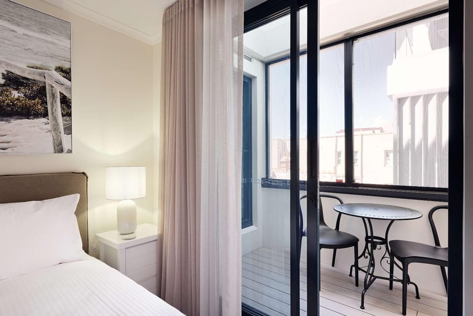 Bed, Balcony/Terrace, Seating area