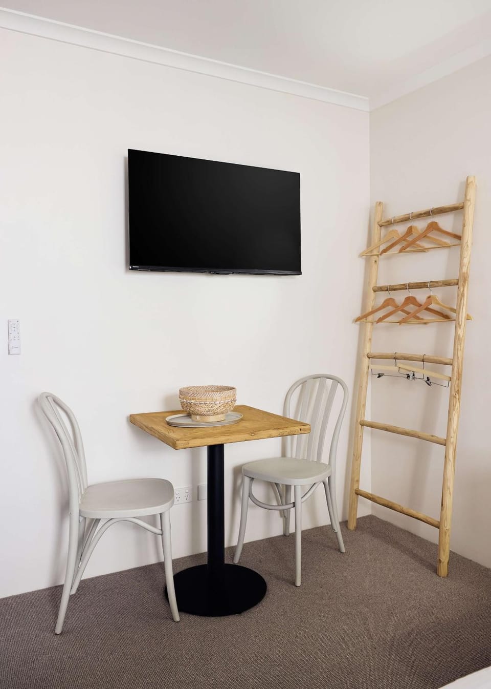 TV and multimedia, Dining area