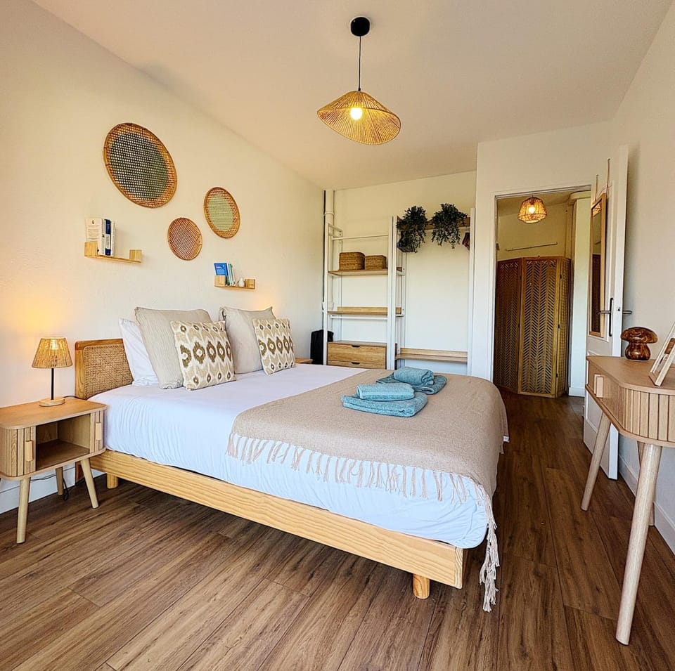 Cozy renovated flat with city view Apartment in Grasse