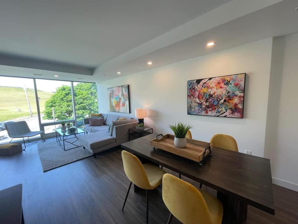 Bright 1 BR with Lots of Sunlight & 6 Appliances Apartment in Dartmouth