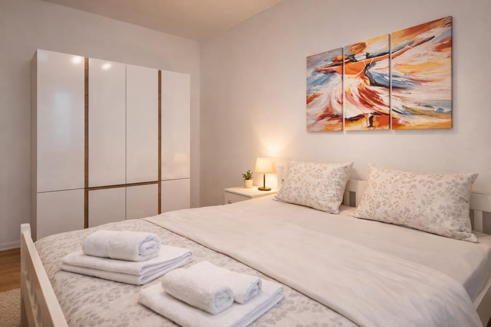 Bed, Photo of the whole room, Bedroom, towels, wardrobe