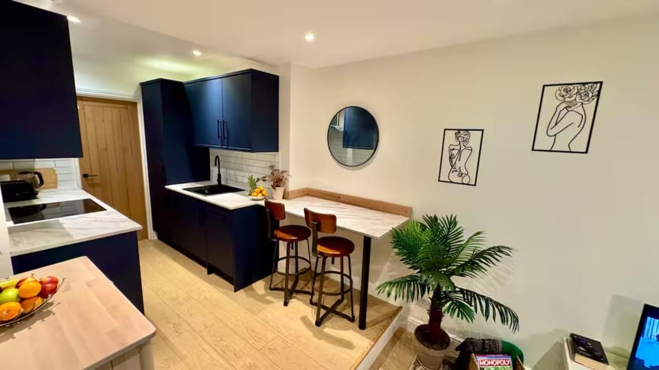 Seating area, Dining area, kitchen