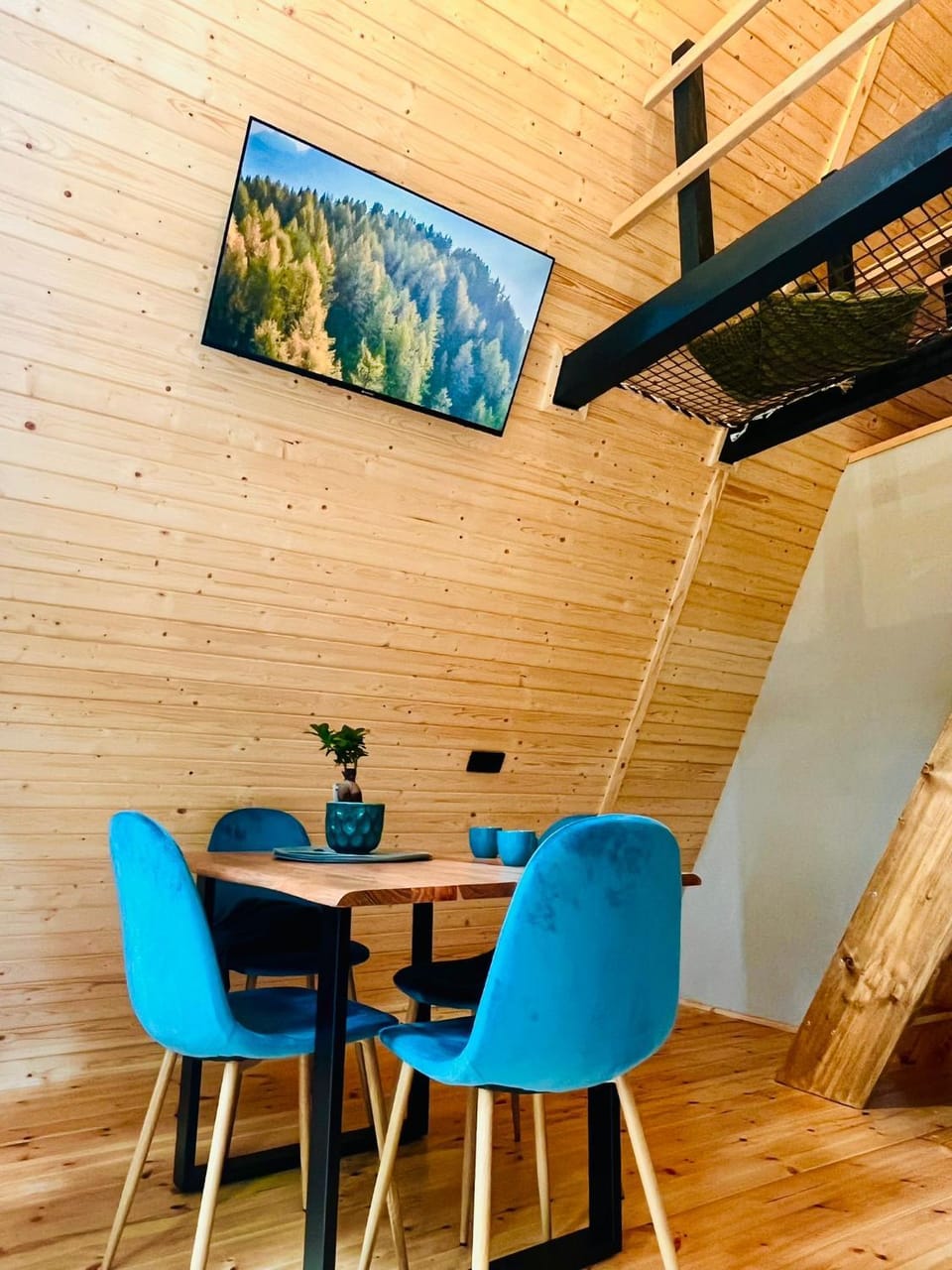 TV and multimedia, Dining area