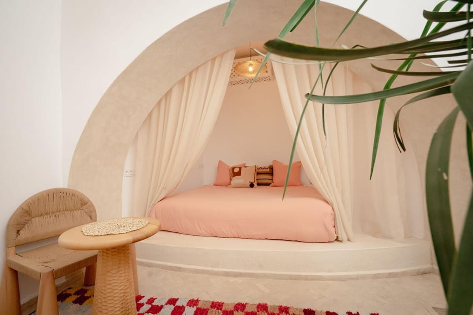 Bed, Photo of the whole room