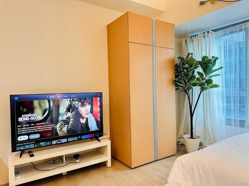 The Serene Studio by Kozy Mood Apartment in Pasig