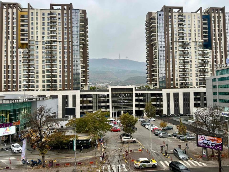 Neighbourhood, Balcony/Terrace, Street view