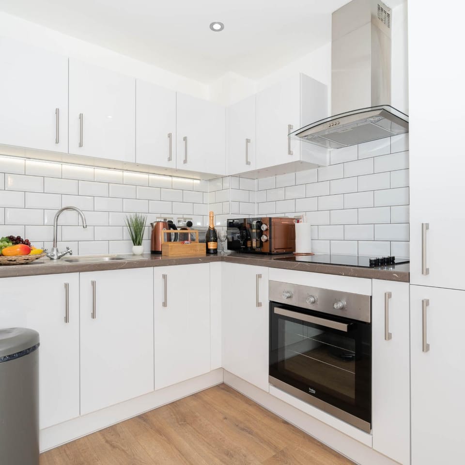 Coffee/tea facilities, Kitchen or kitchenette, oven, toaster