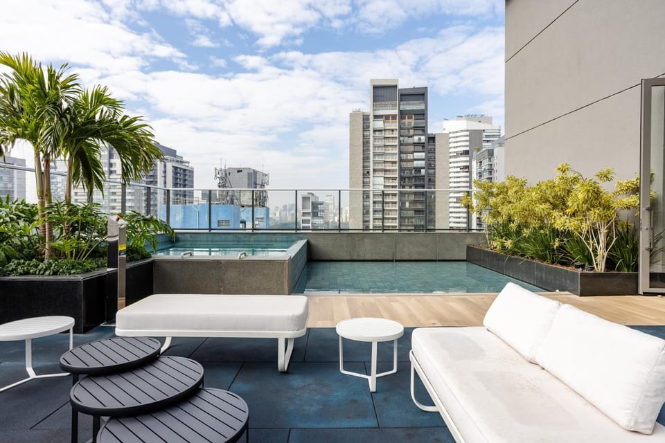 Pool view, Swimming pool, sunbed