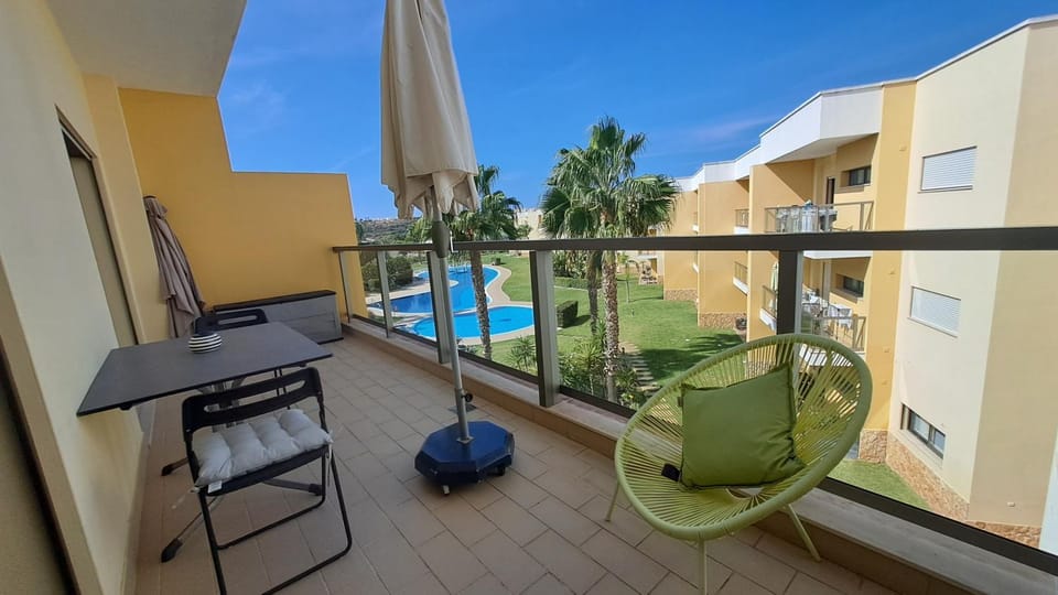 Property building, Balcony/Terrace, Pool view, Swimming pool