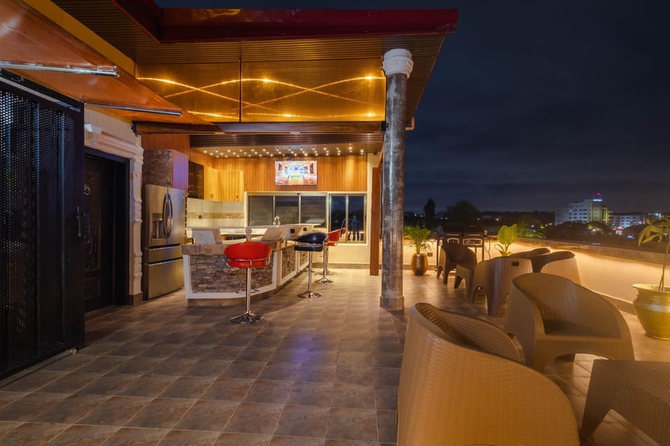 Patio, Communal lounge/ TV room, Night, View (from property/room), Balcony/Terrace, Seating area, Evening entertainment