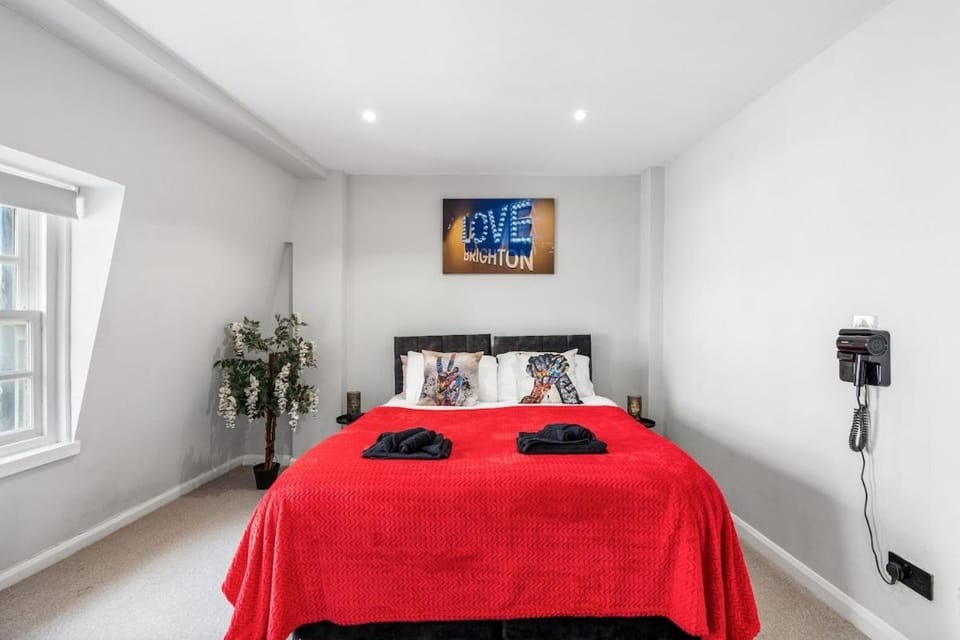 Central Brighton Large 2 Bed Apt in The Lanes Apartment in Brighton