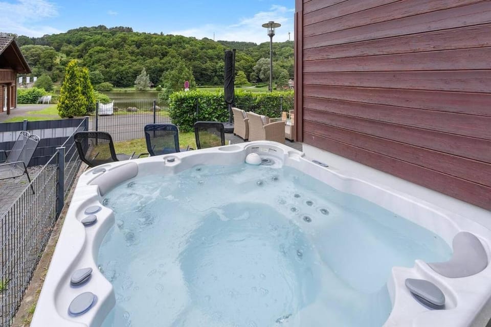Luxus-Wellness-Haus am Waldsee Villa in Rhineland-Palatinate