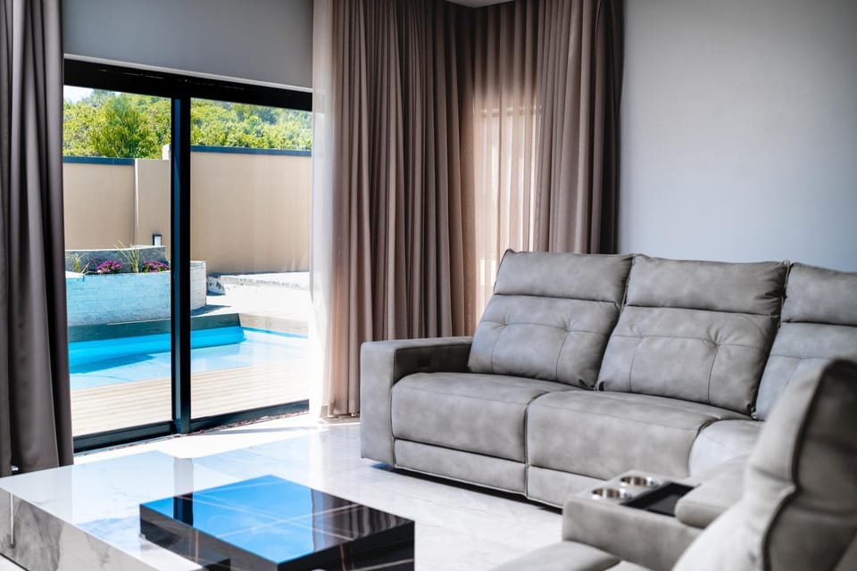 Living room, Swimming pool