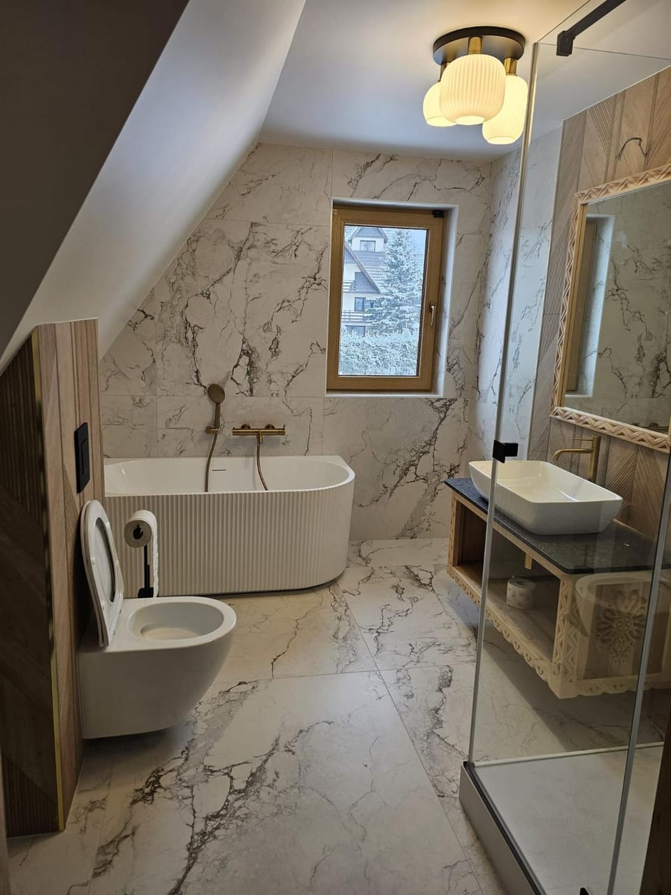 Shower, Toilet, Bathroom, Bath