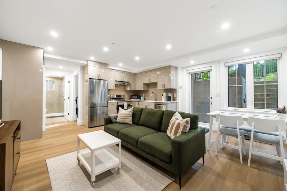 Kitchen or kitchenette, Living room, Dining area