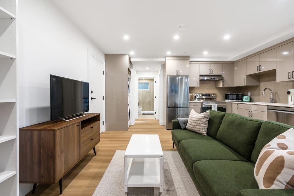 TV and multimedia, Kitchen or kitchenette, Living room