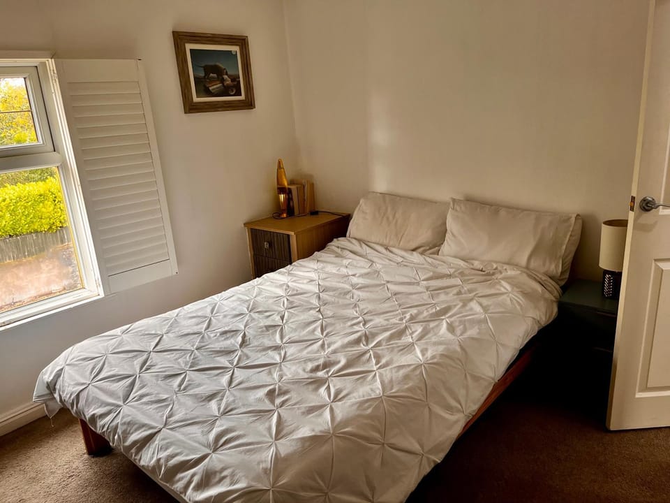 Squirrel Cottage Apartment in Stoke-on-Trent