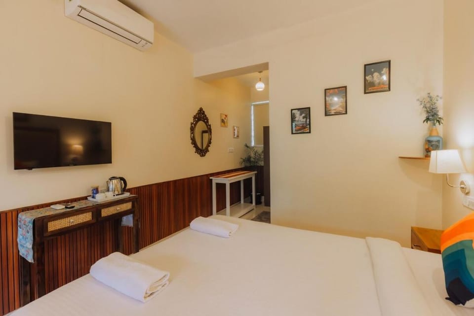 Pvt Pool - Villa Azura Escape Marialina Calangute House in Calangute