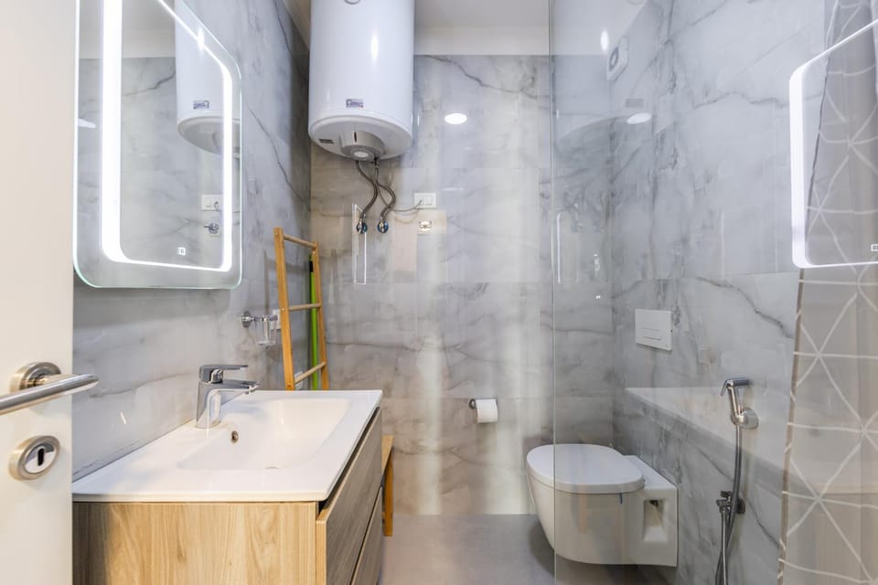 Shower, Toilet, Bathroom