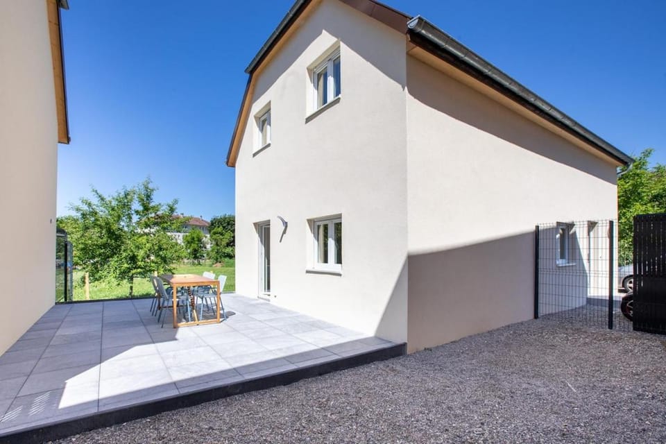 Maison 3 chambres avec terrasse côté champ Villa in Switzerland