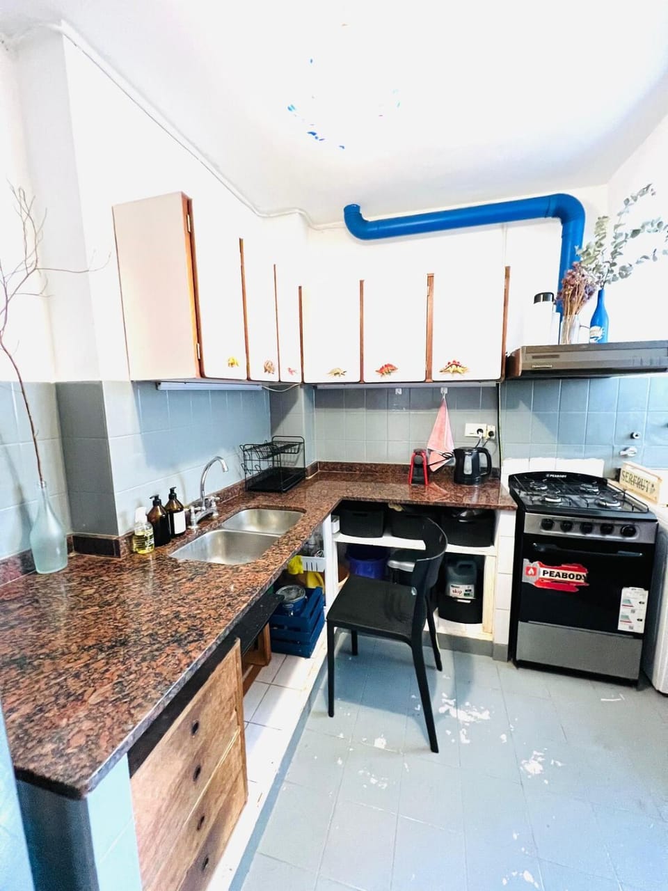 Kitchen or kitchenette