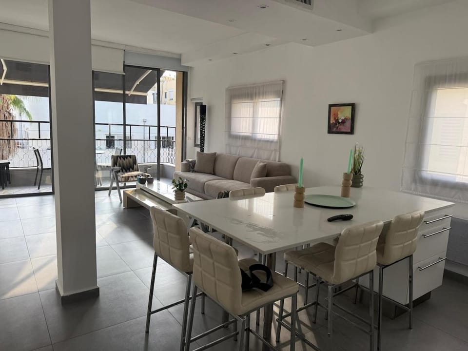 Lovely beachside by Sea U TLV Apartment in Tel Aviv-Yafo