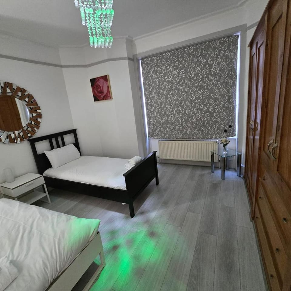 Amazing 6 bedrooms flat London Apartment in City of Westminster