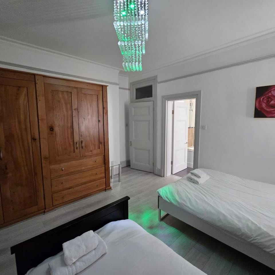 Amazing 6 bedrooms flat London Apartment in City of Westminster