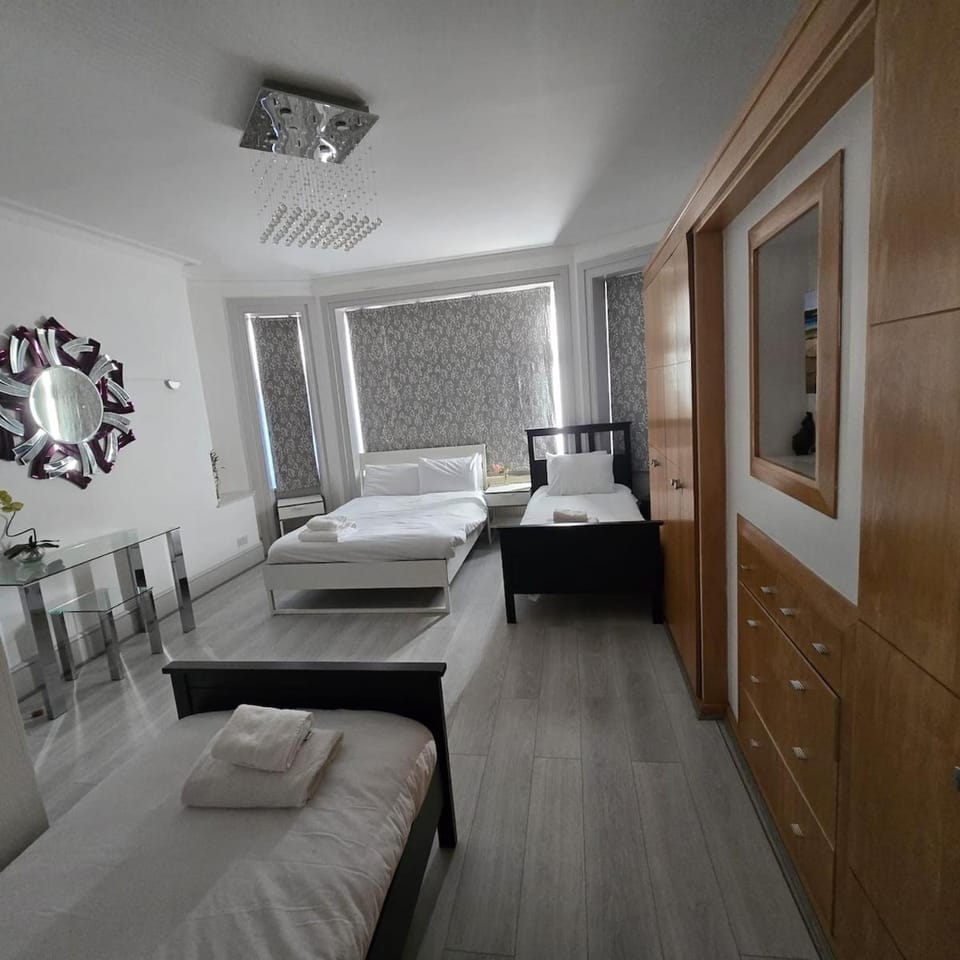 Amazing 6 bedrooms flat London Apartment in City of Westminster