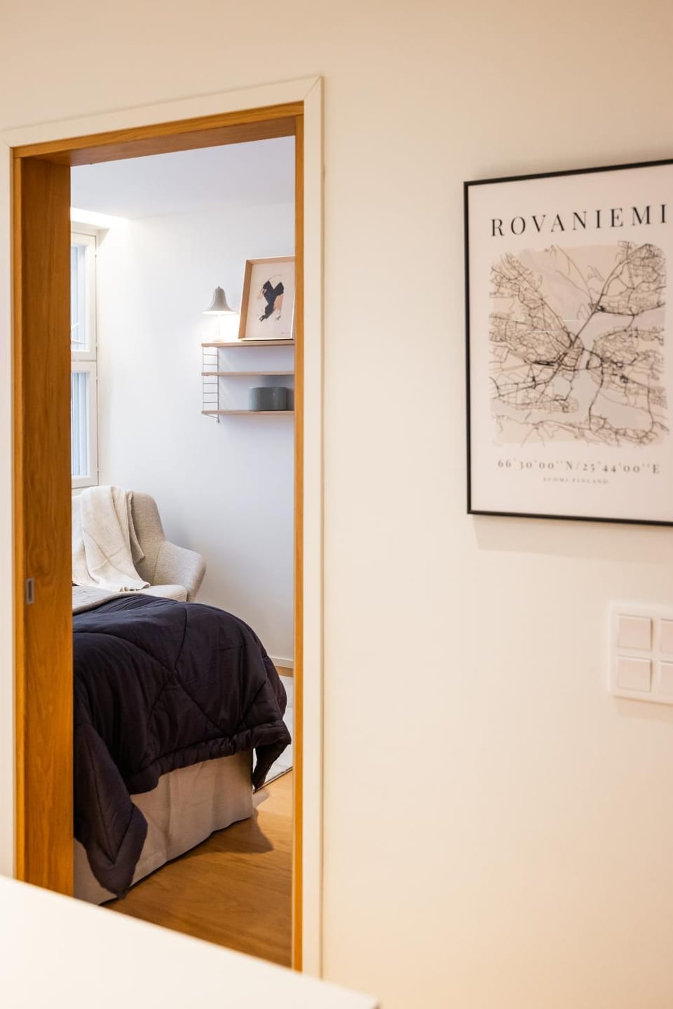 Bed, Bedroom, kitchen