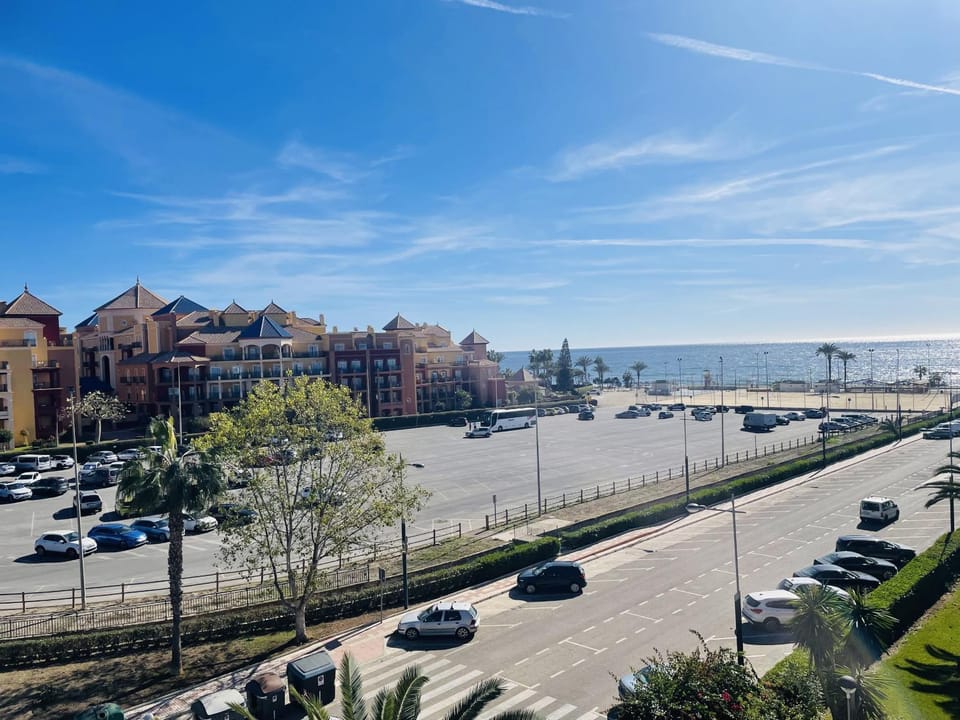 Sea view, Street view