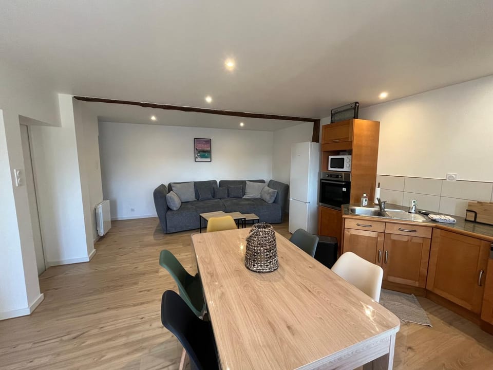 Kitchen or kitchenette, Living room, Dining area