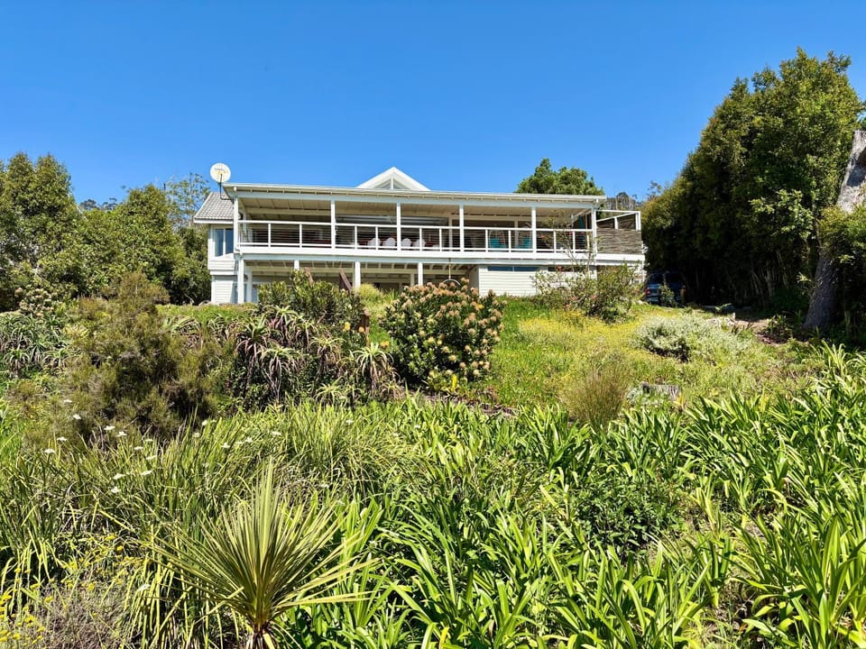 Property building, Day, Natural landscape, Garden, Garden view
